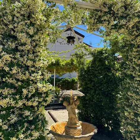 Angelina 度假居 *